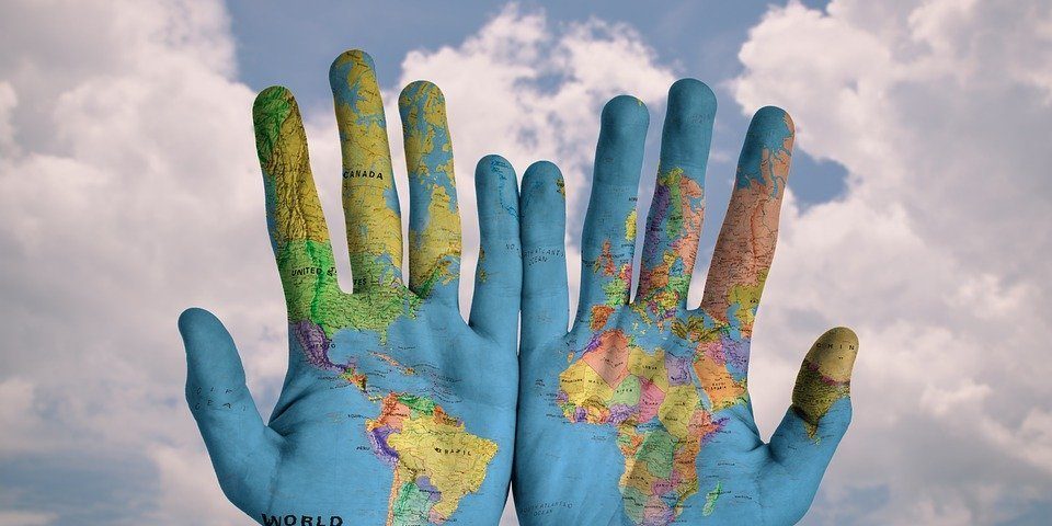 hands-600497_960_720.jpg